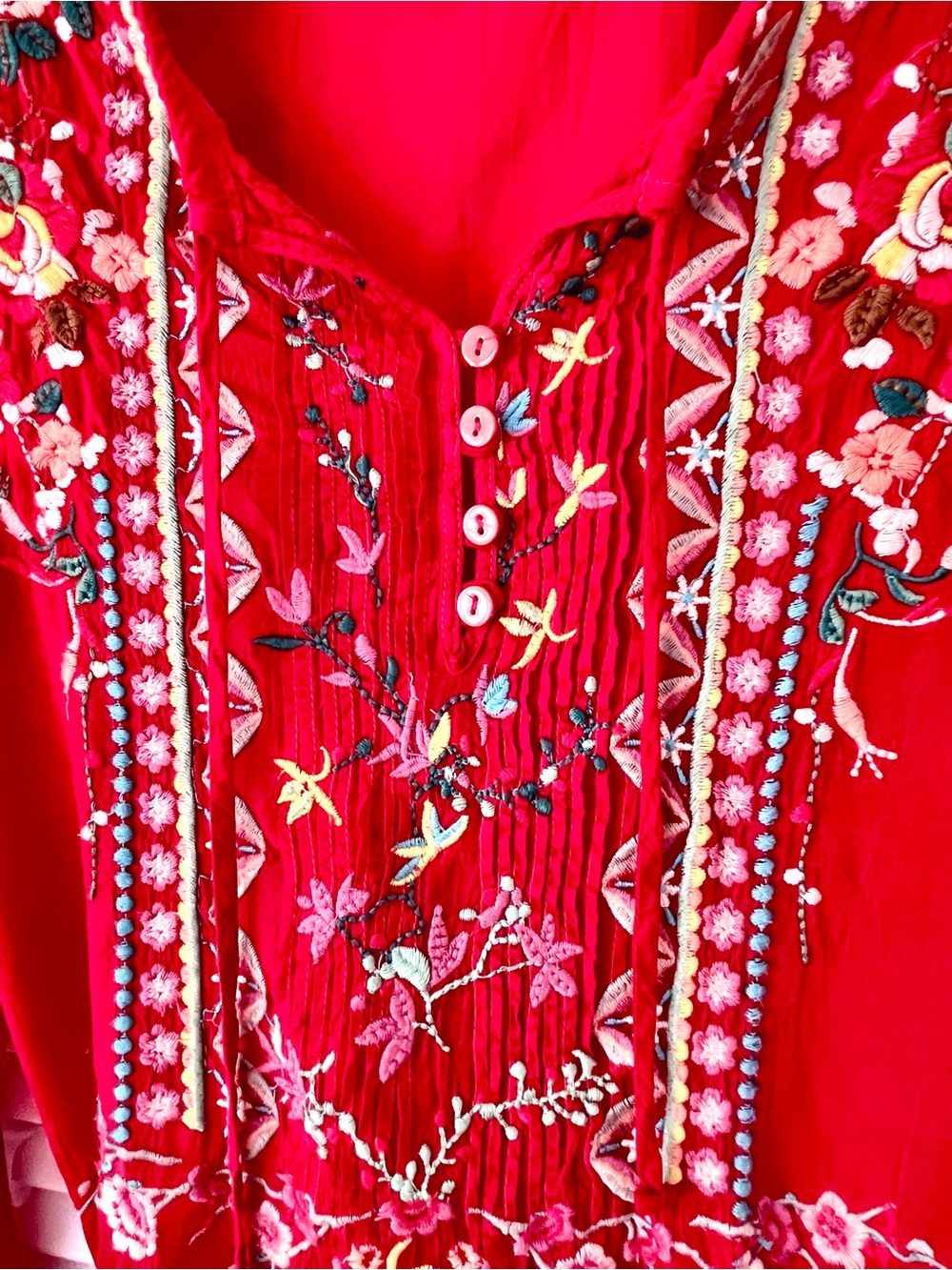 Darling JOHNNY WAS Embroidered Top Tunic Red size Medium